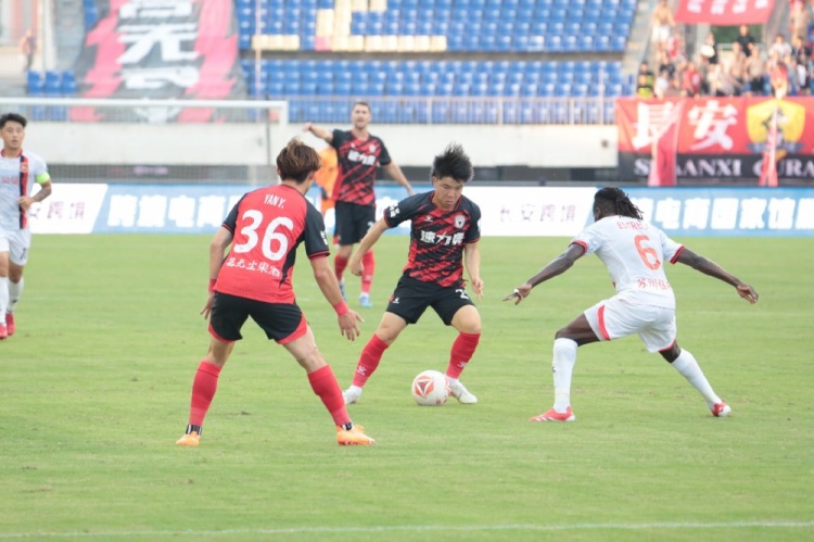 乔瓦尼：对方第一次反击时我们出现失误，他们给了我们沉重的惩罚